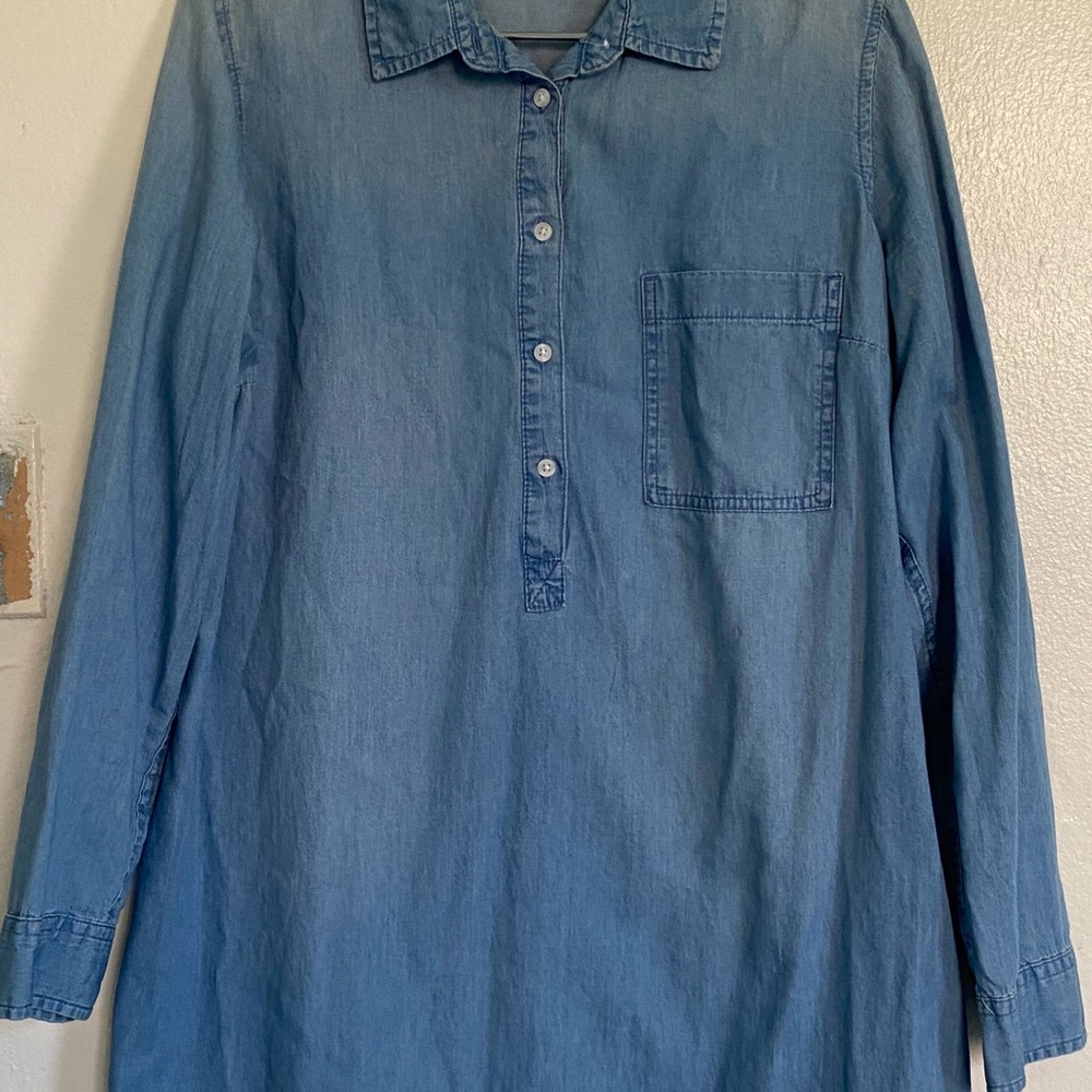 Old Navy Blue Casual Button Down Shirt